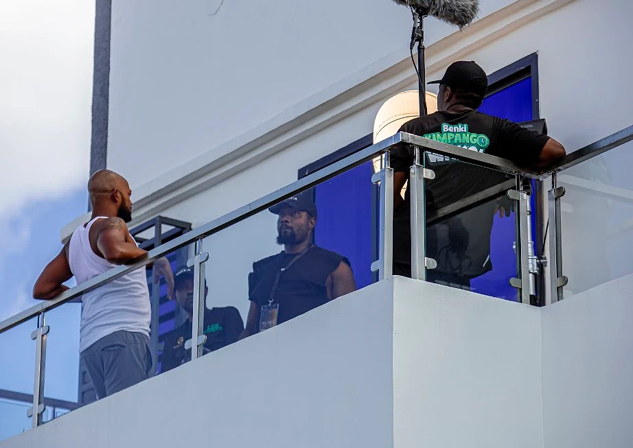 Balcony scene recorded with a boom microphone